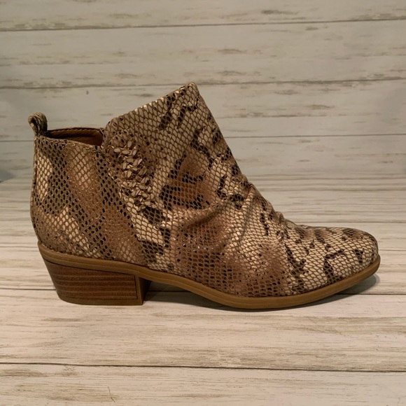 baretraps gerty ankle boots
